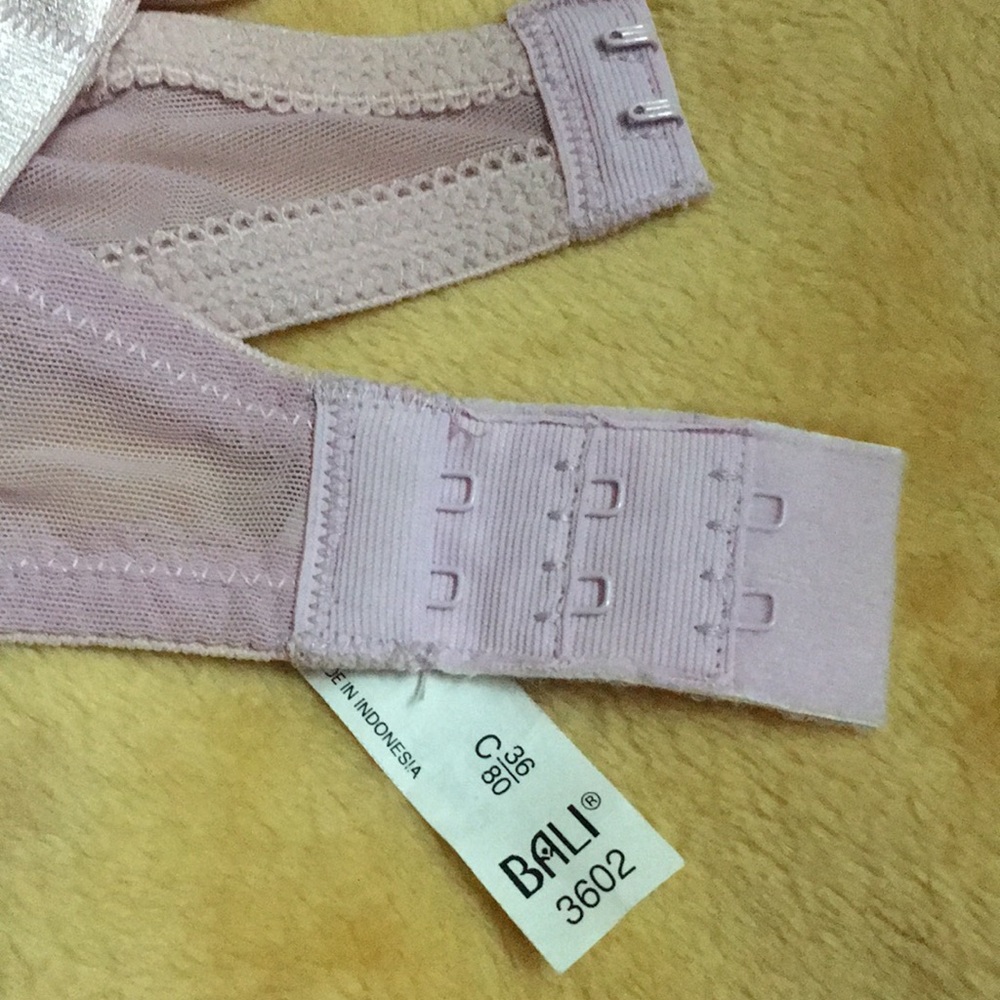 Vintage Bali Lace Desire 3602 Underwire Bra 36C - Picture 9 of 13